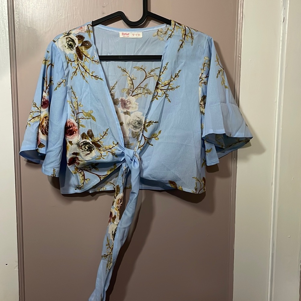 Romwe blouse size medium/6